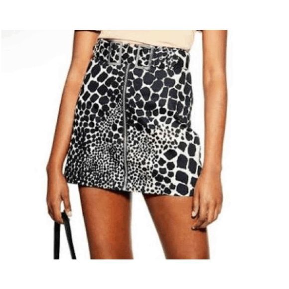 Topshop Belted Buckle Mini Skirt In Animal Print Black Cream, Size 8, MSRP $60 - Picture 2 of 11